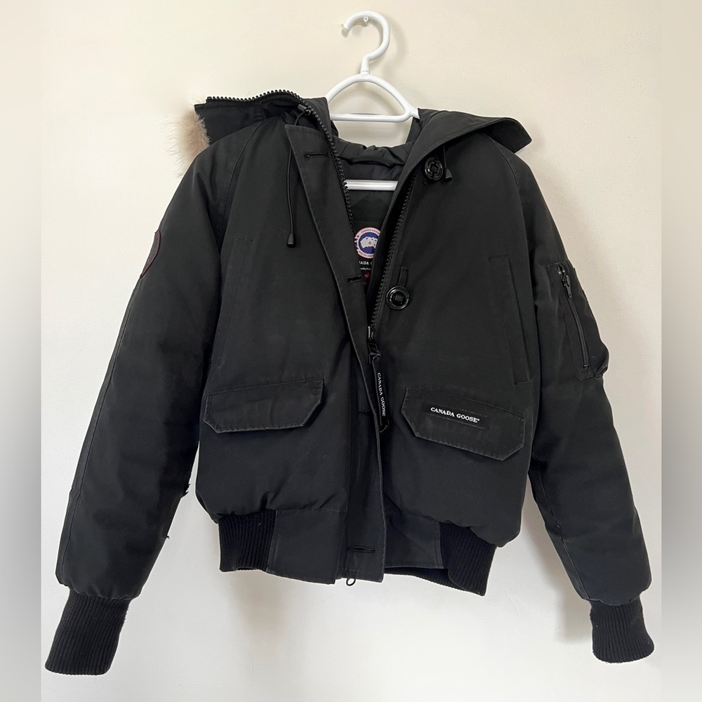 Canada goose woman black bomber jacket